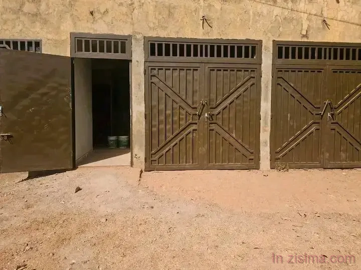 Chambre Salon en cour commune à louer – Saaba