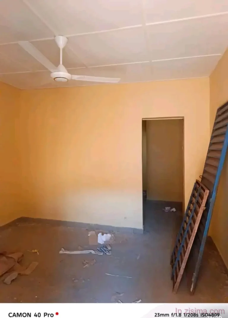 1 Chambre + Salon à louer à Tampouy