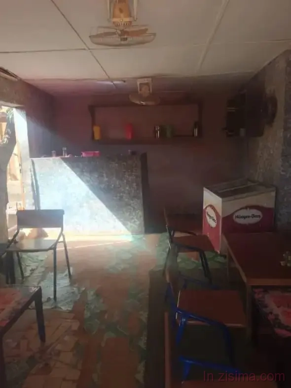 Maquis Restaurant Équipé à Louer à Somgandé