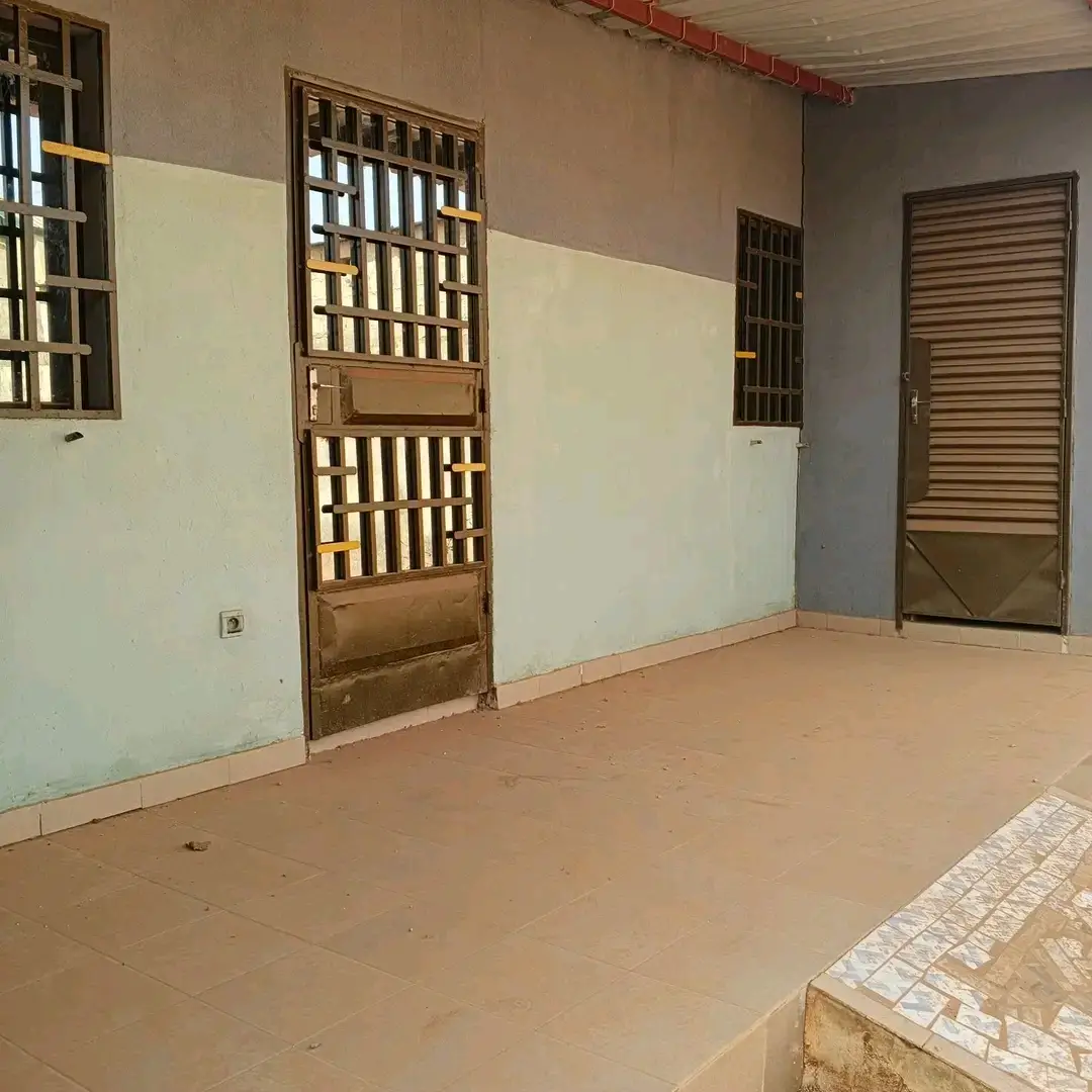 Célibatorium disponible à Bassionko