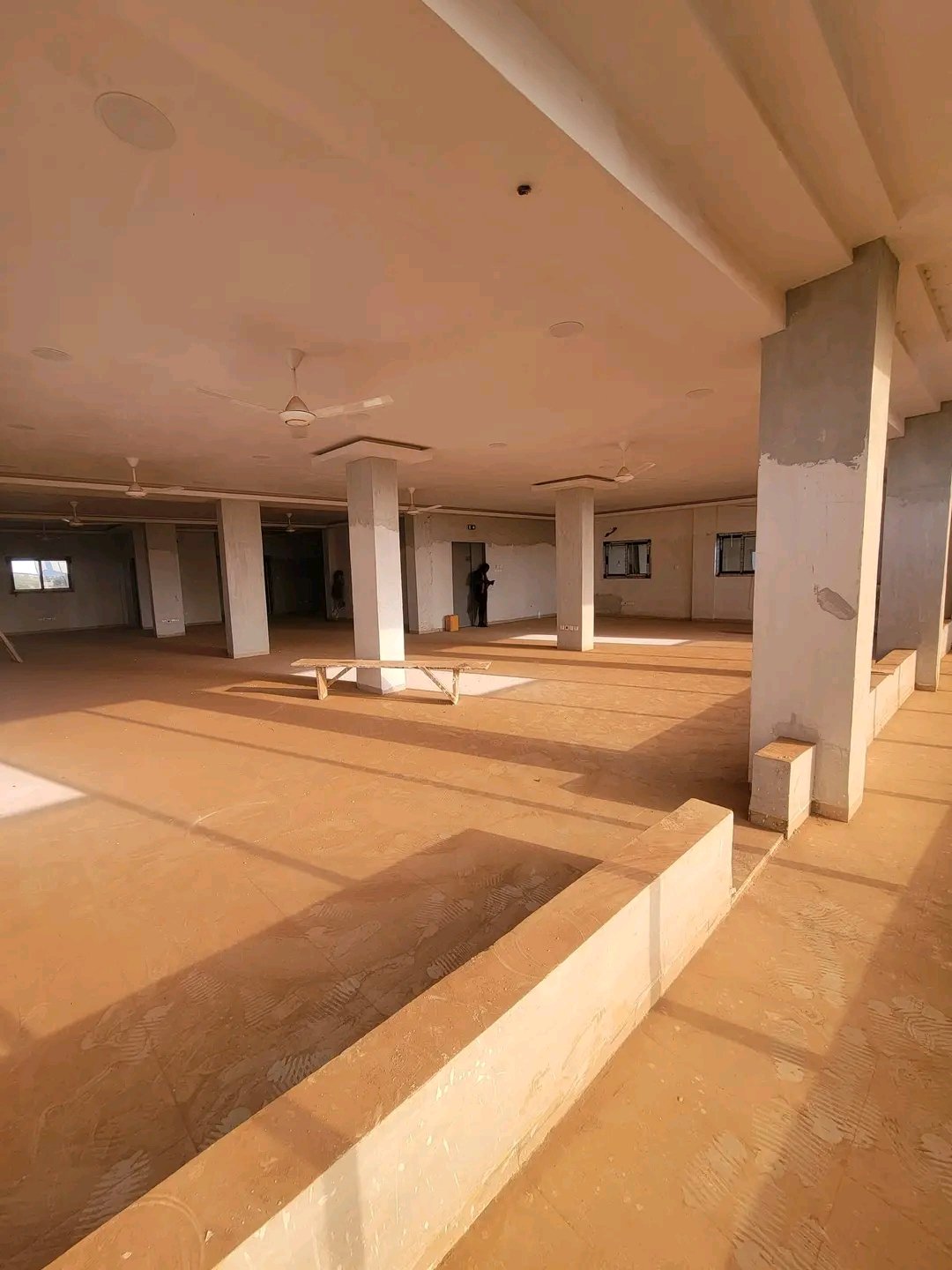 Open Space professionnel à louer – 1200 Logements